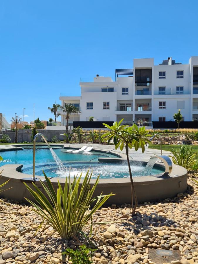 Residence Bali Τορεβιέχα Εξωτερικό φωτογραφία