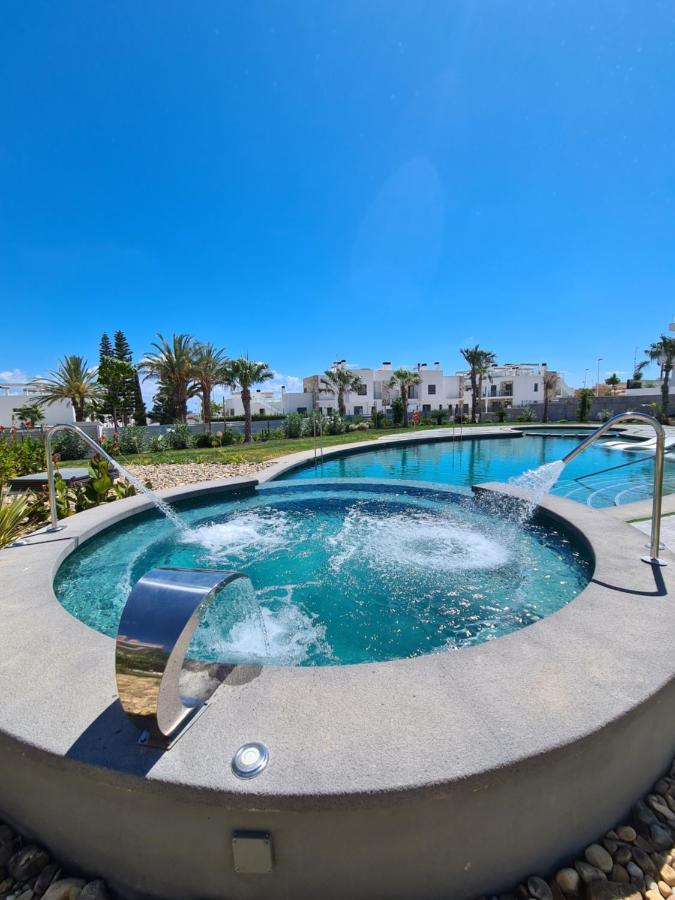 Residence Bali Τορεβιέχα Εξωτερικό φωτογραφία