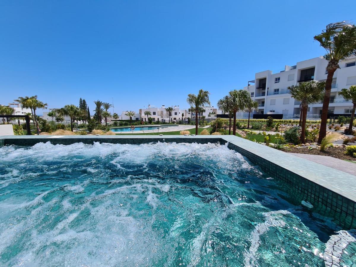 Residence Bali Τορεβιέχα Εξωτερικό φωτογραφία