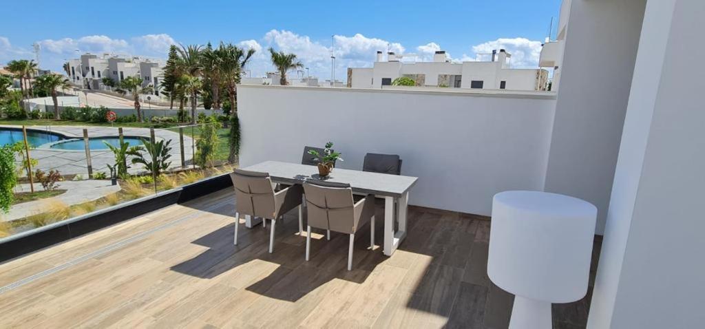 Residence Bali Τορεβιέχα Εξωτερικό φωτογραφία